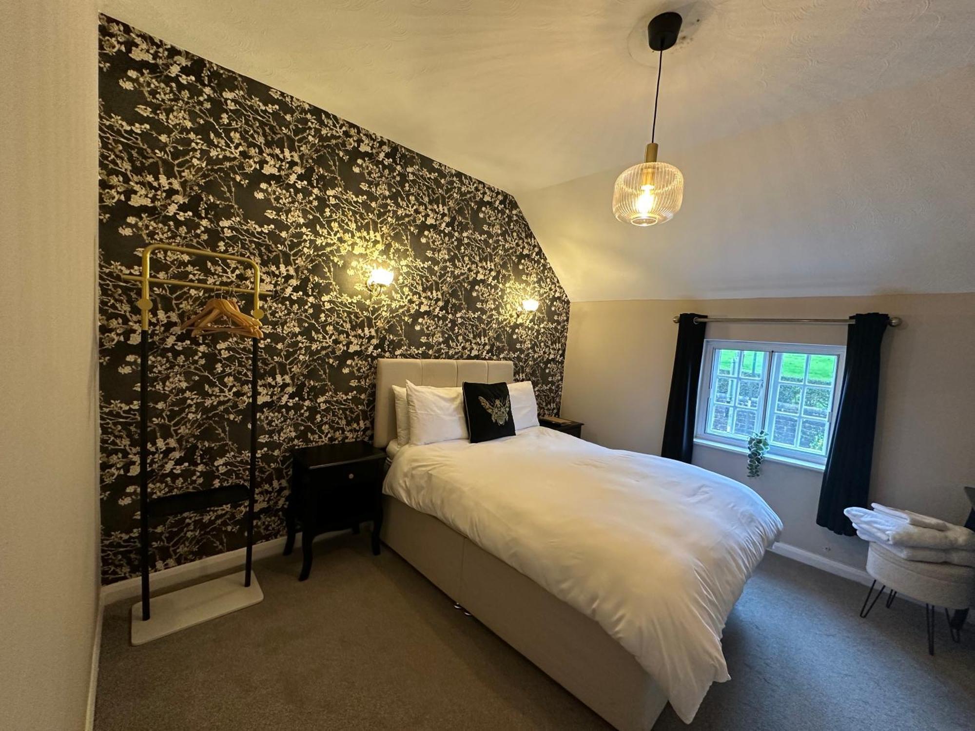 The Unicorn Inn Newton Solney Habitación foto